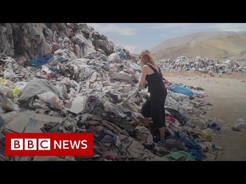 The fast fashion graveyard in Chile&#039;s Atacama Desert - BBC News